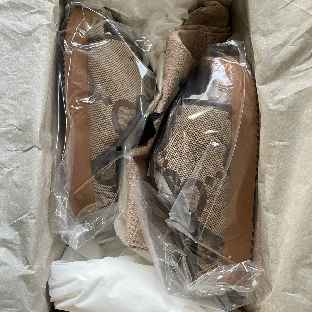 New Gucci Jumbo GG Canvas / Nappa Sam Sandals 37/US7 - Picture 2 of 15